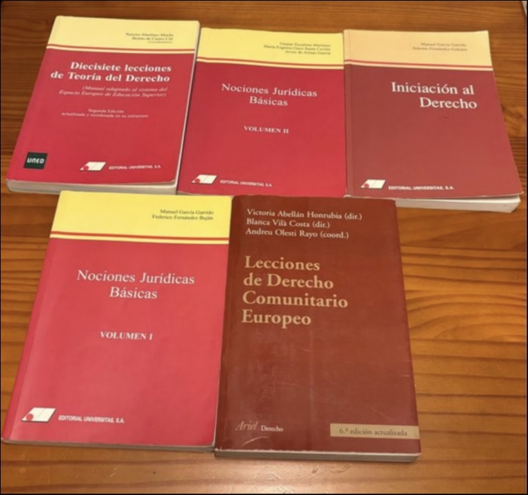 Lote 5 libros de derecho(UNED,Ariel)